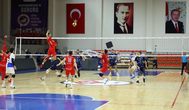 Onikişubat Belediyespor Voleybol Takımı Evinde Galibiyetle Başladı