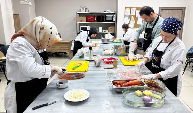 Kahramanmaraş'ta Yeni Aşçılar Yetişiyor