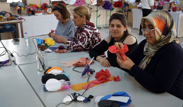 Kadınlar Büyükşehir Belediyesinin Atölyelerinde Meslek Öğreniyor