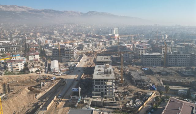 Deprem Bölgesinden Bakan Kurum'a Destek: