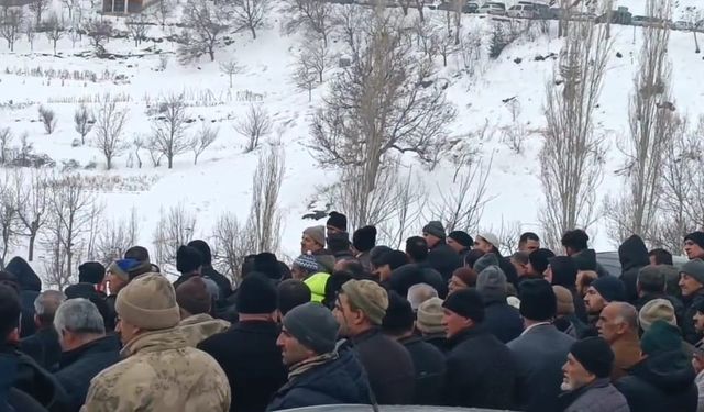 Yalova'da Silahlı Saldırıda Ölen Avukat, Kahramanmaraş'ta Toprağa Verildi