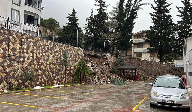 Kahramanmaraş'ta Şiddetli Yağış Sonrası İstinat Duvarı Çöktü