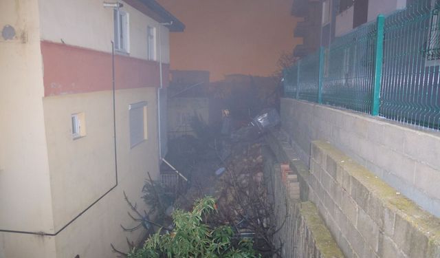 Kahramanmaraş'ta İstinat Duvarı Çöktü Binadakiler Tahliye Edildi