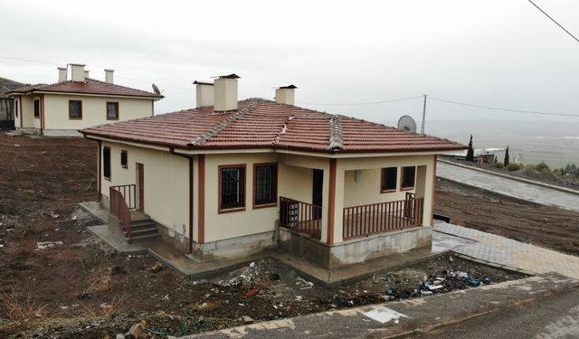 Kahramanmaraş'ta Depremzede Vatandaş: "Babamızın Yapmadığını Devletimiz Yaptı"