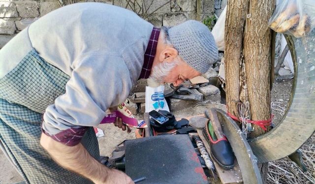 Kahramanmaraş’ta Yarım Asırlık Yemeni Ustası Teknolojiye Direniyor