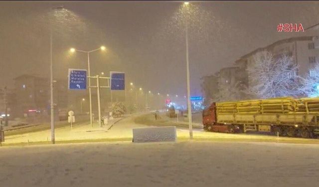 Kahramanmaraş’ın Kuzey İlçelerinde Kar Yağışı Başladı