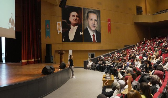 Onikişubat Belediyesi’nin YKS Ve KPSS Kazandıran Taktikler Kampına Katılımla Başladı