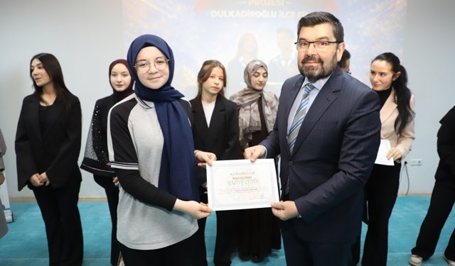 Gençler Kürsüde Dulkadiroğlu İlçe Finali Büyük Heyecana Sahne Oldu