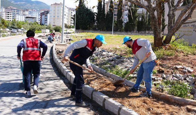 Onikişubat Belediyesi’nden 9 farklı mahallede eş zamanlı kaldırım ve yol çalışması
