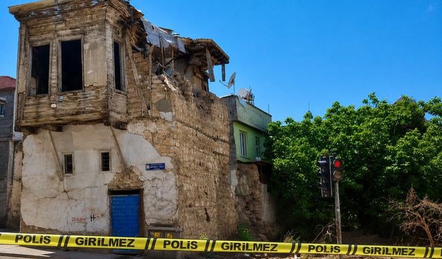 Kahramanmaraş’ta Metruk Binada Çökme