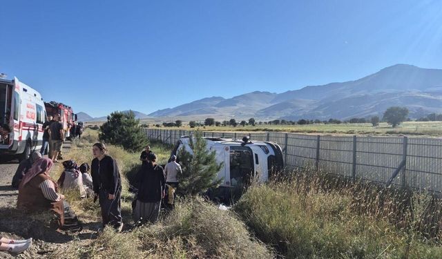 -Kahramanmaraş’ta Tarım İşçilerini Taşıyan Araç Devrildi: 19 Yaralı