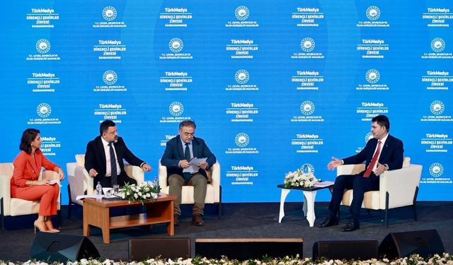 Bakan Kurum, Kahramanmaraş’ta Dirençli Şehirler Zirvesi’ne Katıldı