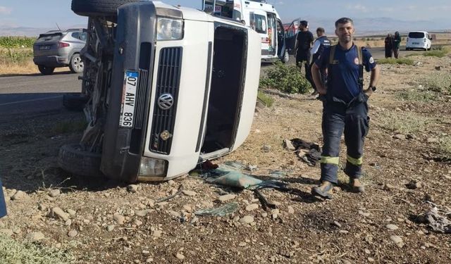 Tarım İşçilerini Taşıyan Minibüs Devrildi: 12 Yaralı