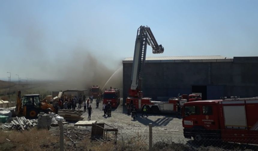 Kahramanmaraş Türkoğlu'nda tekstil fabrikasında yangın!