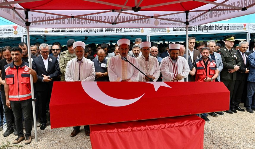 Kahramanmaraş şehidini son yolculuğuna uğurladı!