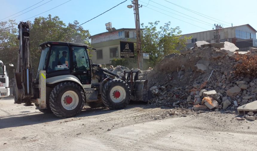 Büyükşehir, İnşaat Atıklarını Bir Bir Kaldırıyor!