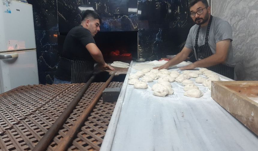 Kahramanmaraş'ta Fırıncıların Ocak Başında Zorlu Çörek Mesaisi