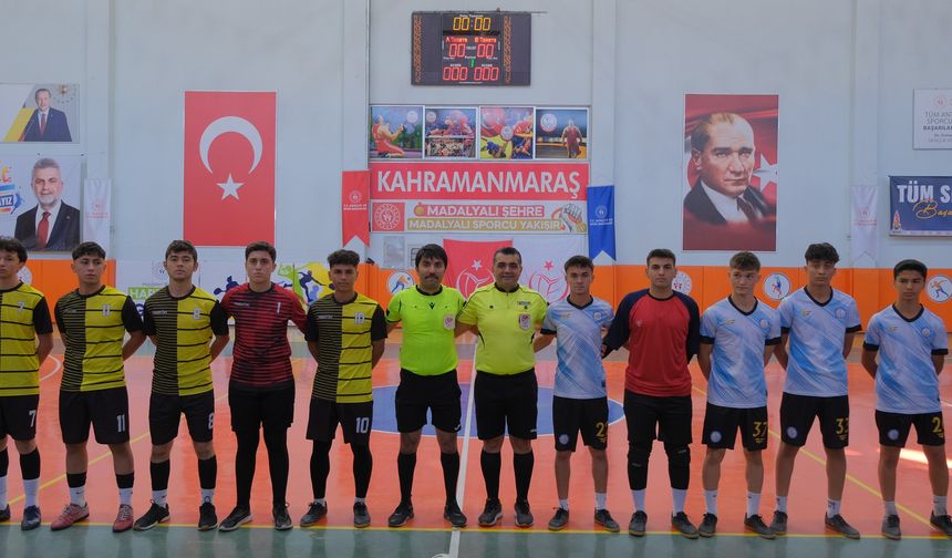 Onikişubat Belediyesi’nin Cumhuriyet Spor Şöleni’nde futsal heyecanı başladı