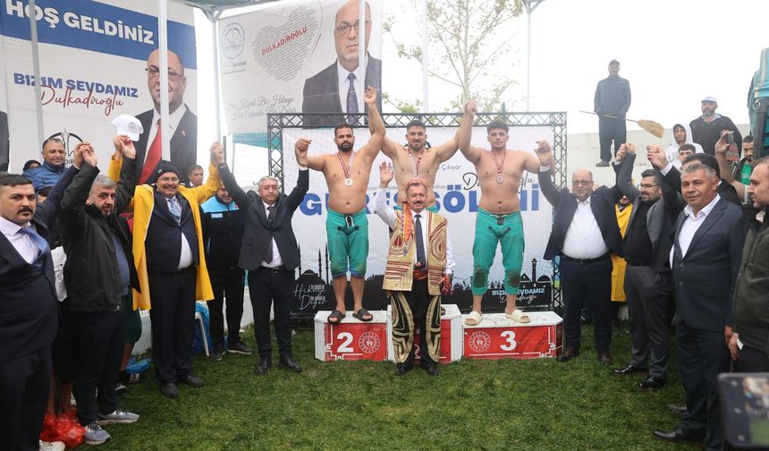 14. Geleneksel Bertiz Baydemirli Kısa Şalvar Güreş Festivali Coşkuyla Gerçekleştirildi