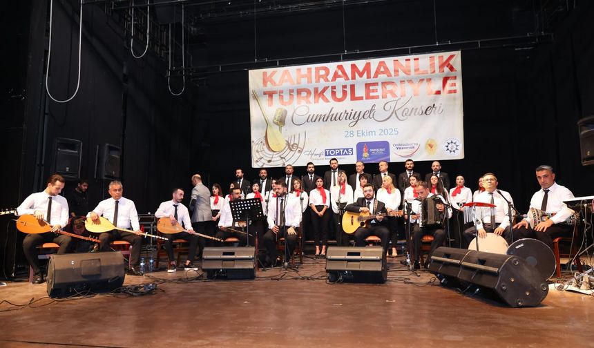 Onikişubat Belediyesi’nin Kahramanlık Türküleriyle Cumhuriyet Konseri’ne yoğun ilgi