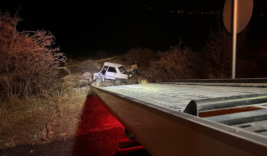 Kahramanmaraş'ta Otomobil Kayalıklara Çarptı: 1 Ölü, 1 Yaralı