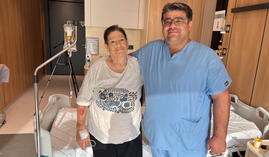 Kahramanmaraş'ta Yaşlı Kadın Omurga Kırığı Ameliyatı Sonrası Yeniden Yürümeye Başladı