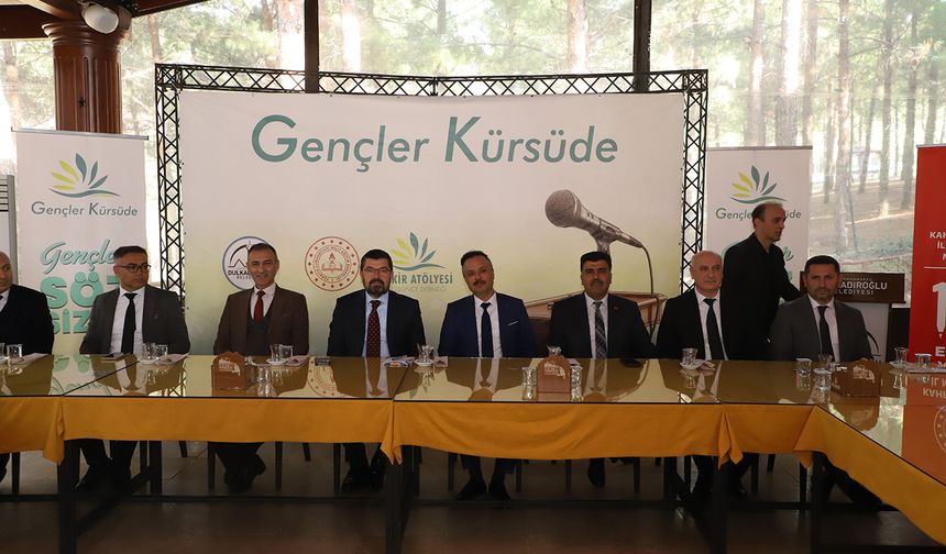 Kahramanmaraş'ta "Gençler Kürsüde" Projesi Tanıtıldı