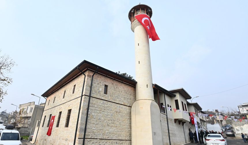 Kahramanmaraş'ta Depremde Hasar Alan Cami Yeniden İbadete Açıldı