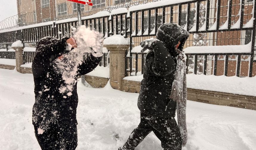 Kahramanmaraş Güne Karla Uyandı