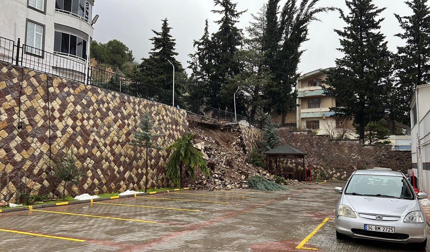 Kahramanmaraş'ta Şiddetli Yağış Sonrası İstinat Duvarı Çöktü