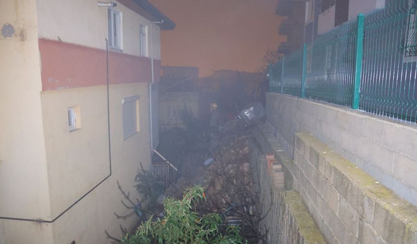 Kahramanmaraş'ta İstinat Duvarı Çöktü Binadakiler Tahliye Edildi