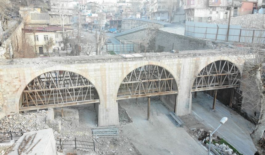 Kahramanmaraş'ta Kanlıdere Köprüsü Yeniden Ayağa Kaldırılıyor