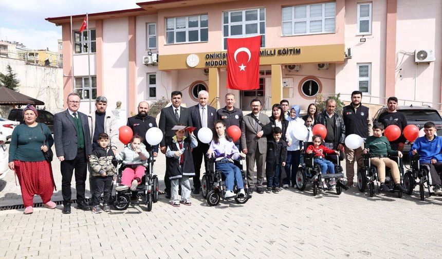 Kahramanmaraş’ta Hayırsever Polis Memurundan Özel Öğrencilere Destek