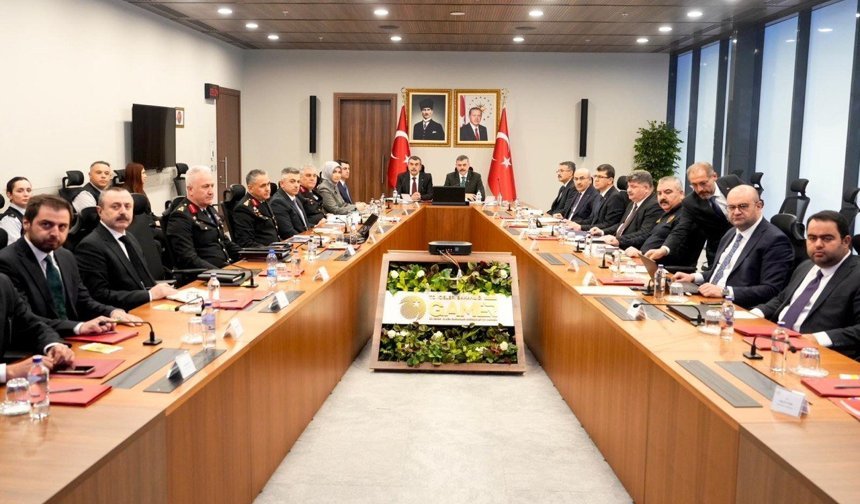 OKULLARDAKİ SALDIRILAR SONRASI GÜVENLİK ZİRVESİ