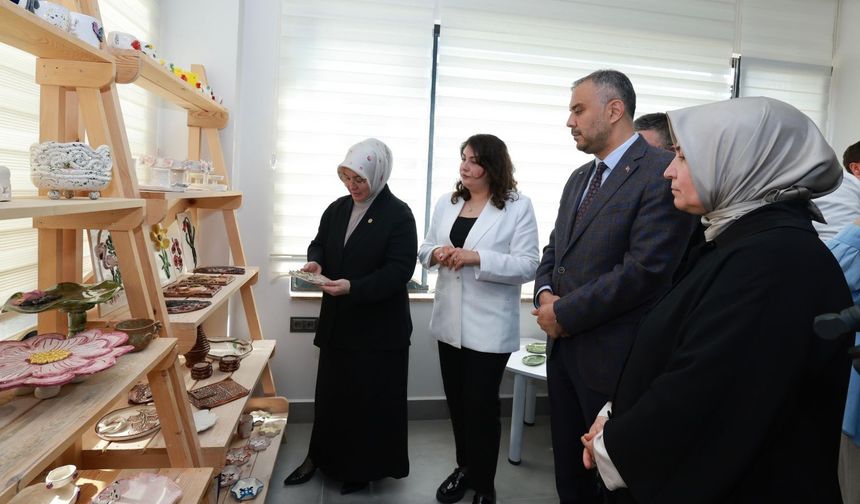 Onikişubat Belediyesi Kadın Emeği Seramik Atölyesi’nin eserleri görücüye çıktı