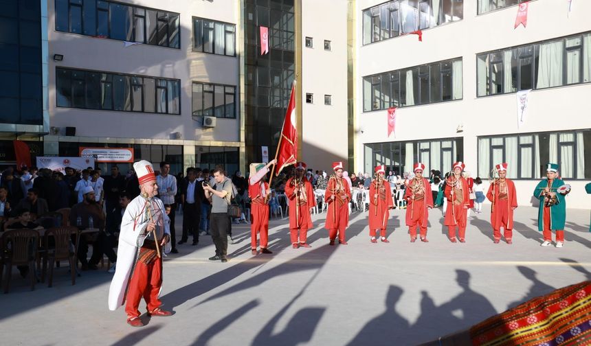 BaşkanHanifiToptaş, İmam Hatip mezunları vefa buluşması ve pilav gününe katıldı
