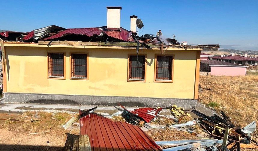 Kahramanmaraş’ta Çatı Yangını Korkuttu