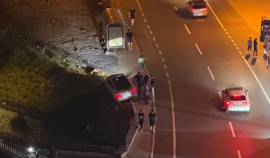Kahramanmaraş’ta Otomobil Dere Yatağına Düşmekten Son Anda Kurtuldu