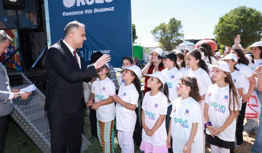 Celal Karatüre’nin sahne aldığı TÜGVA Yaz Okulları, kapanış programı ile sona erdi
