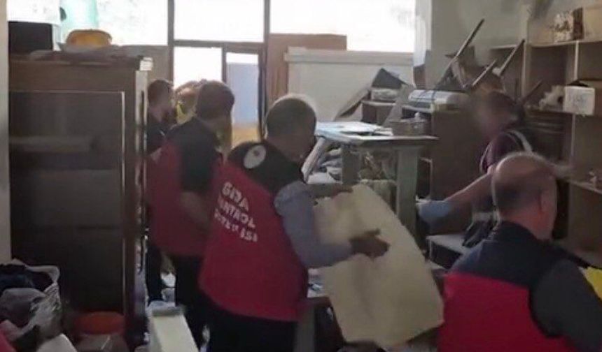 Kahramanmaraş’ta 42 Bin Sahte Pul Biber Etiketi Ele Geçirildi