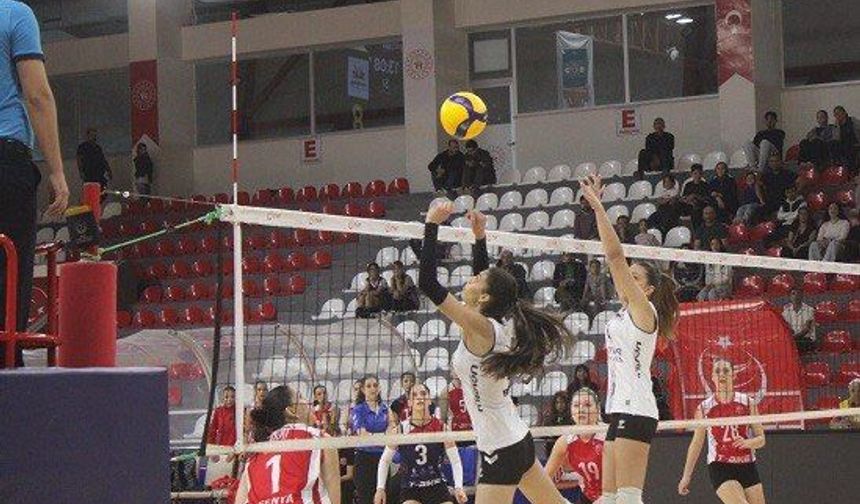 Kahramanmaraş’ın Sultanları Set Vermedi: Antepia’yı 3-0 Mağlup Etti!