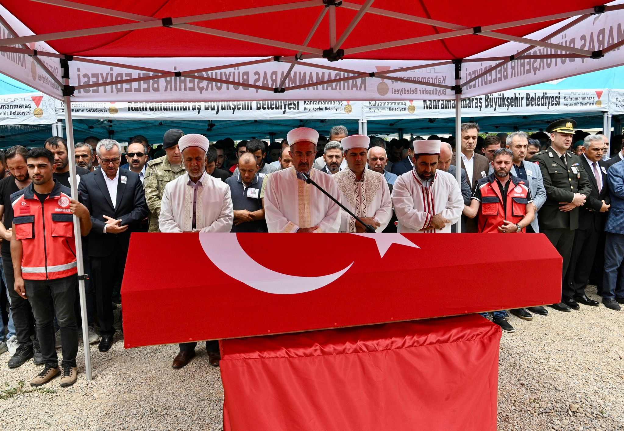 Kahramanmaraş şehidini son yolculuğuna uğurladı!