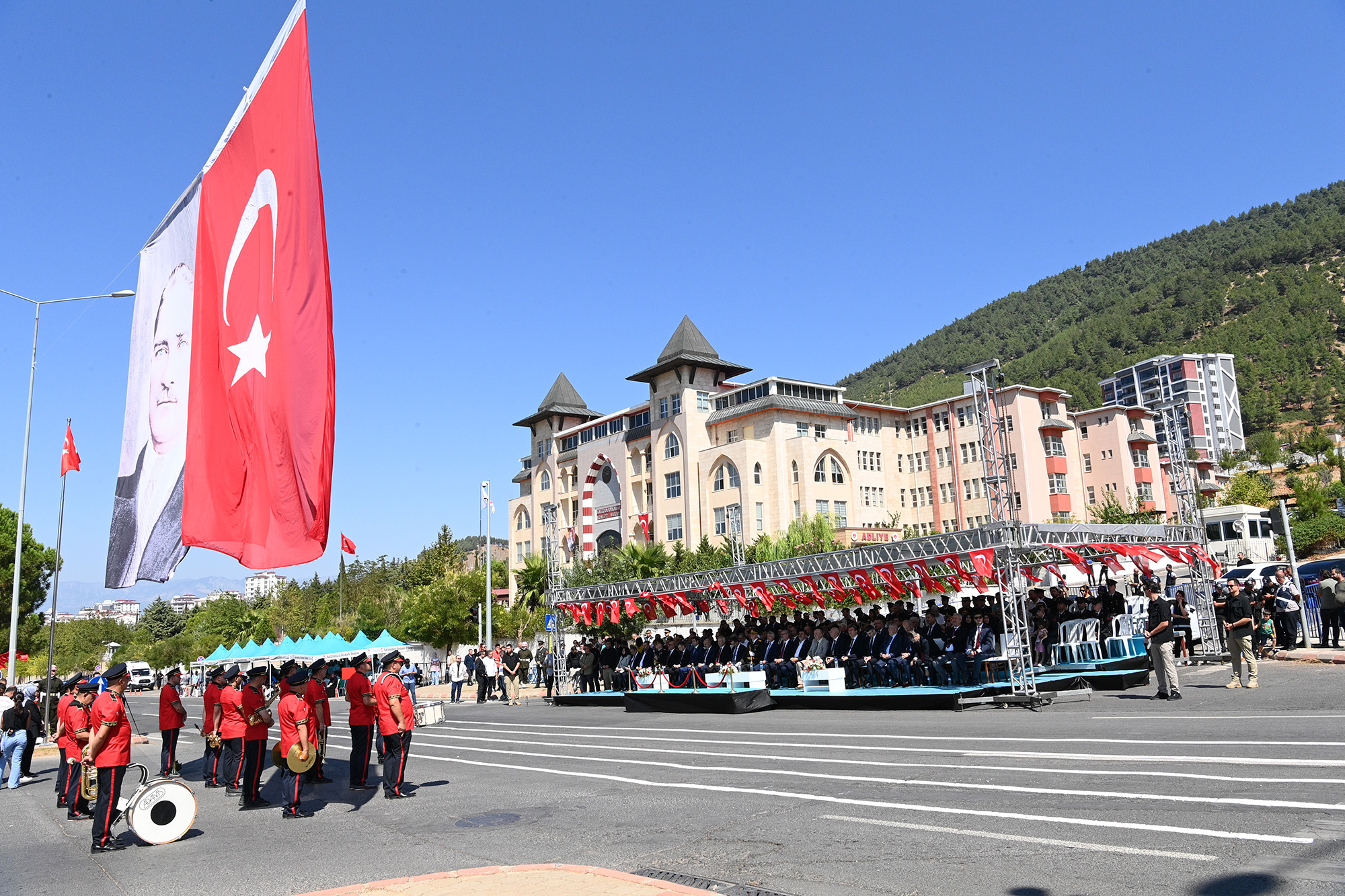 Kahramanmaraş'ta Zafer Bayramı’nın 101. Yıl Dönümü Kutlandı