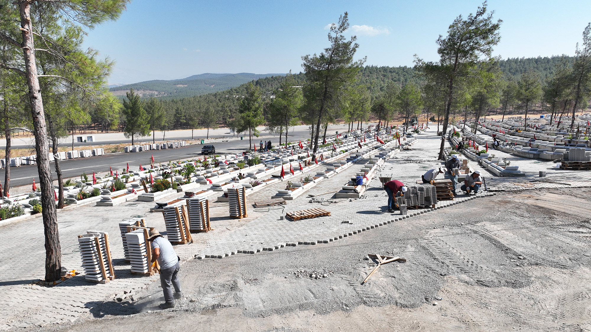 Kahramanmaraş'ta Kapıçam Mezarlığı’nda Çevre Düzenlemesi Sürüyor!