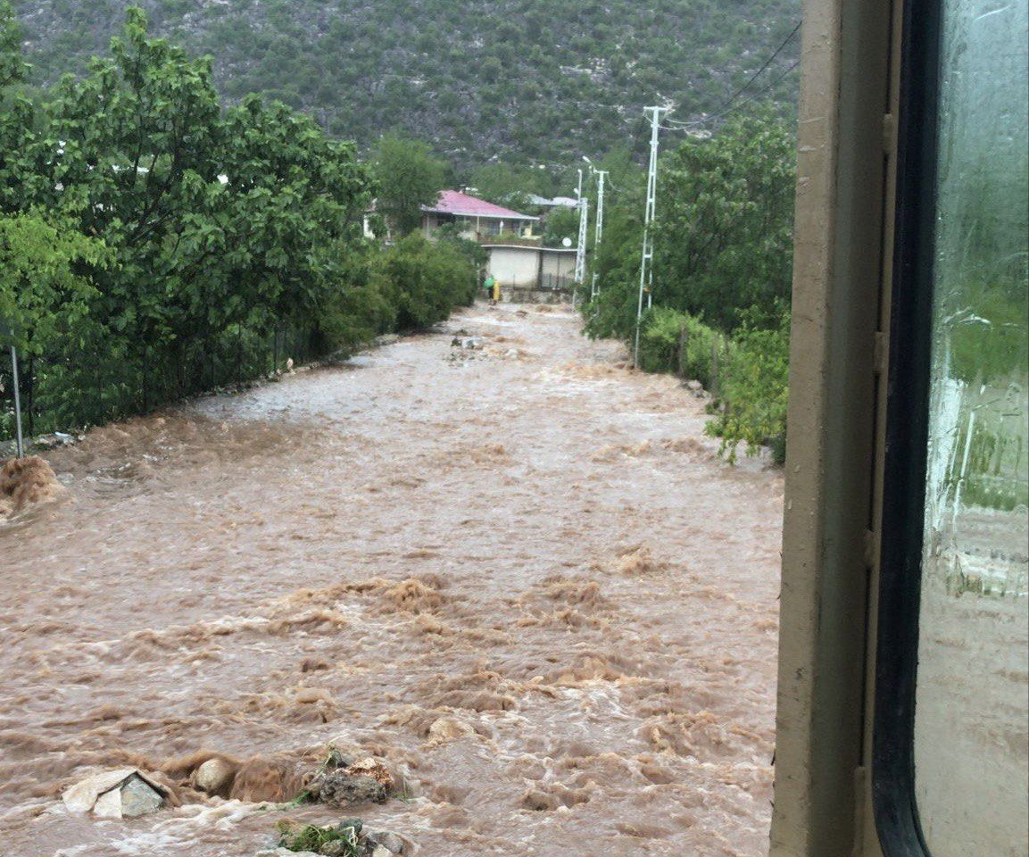 Kahramanmaraş’ta Sağanak Etkili Oldu: Dereler Taştı, Tarım Arazileri Su Altında Kaldı