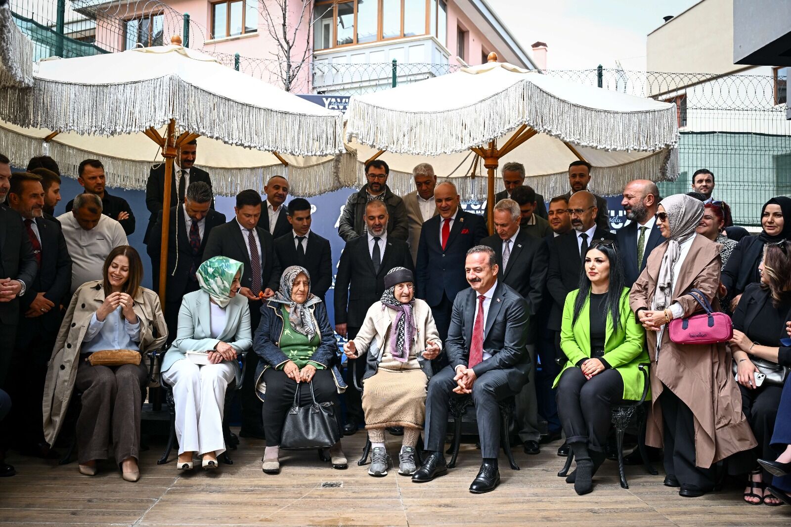 YAVUZ AĞIRALİOĞLU: SİYASETİ HALKIN EMRİNE VERECEĞİZ!